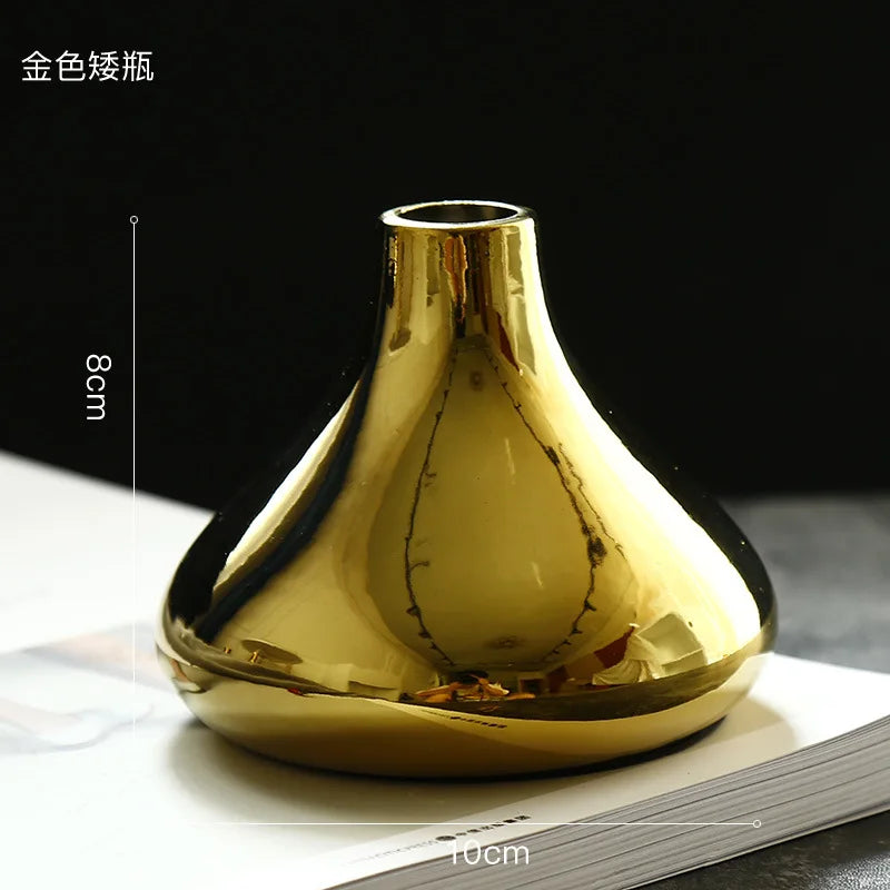 Mini Luxury Gold Ceramic Vase – Elegant Tabletop Decor for Dried Flowers & Fine Dining