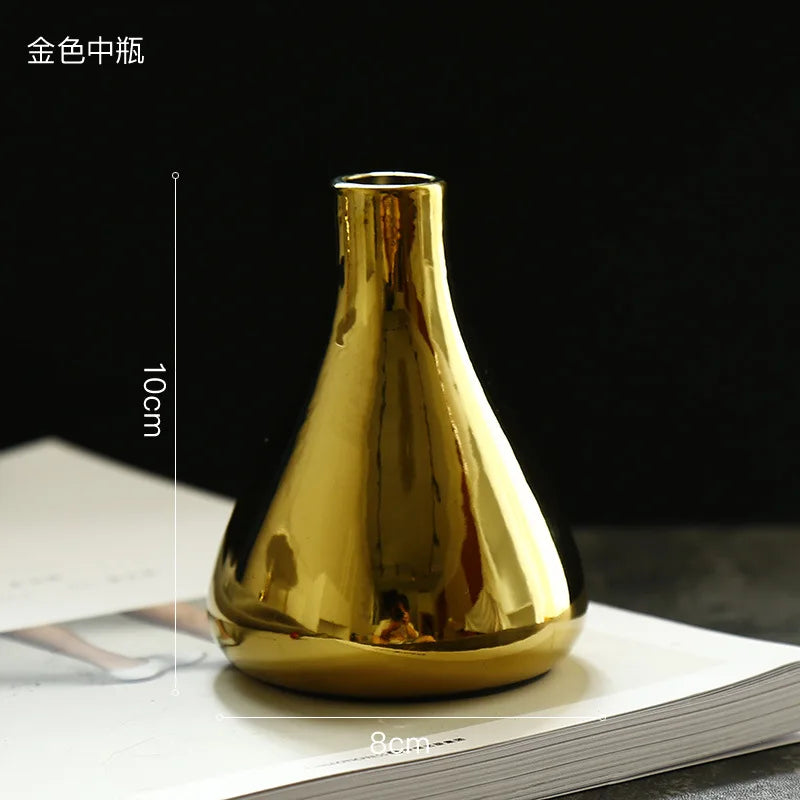 Mini Luxury Gold Ceramic Vase – Elegant Tabletop Decor for Dried Flowers & Fine Dining