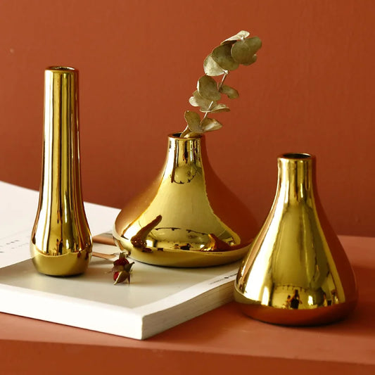 Mini Luxury Gold Ceramic Vase – Elegant Tabletop Decor for Dried Flowers & Fine Dining
